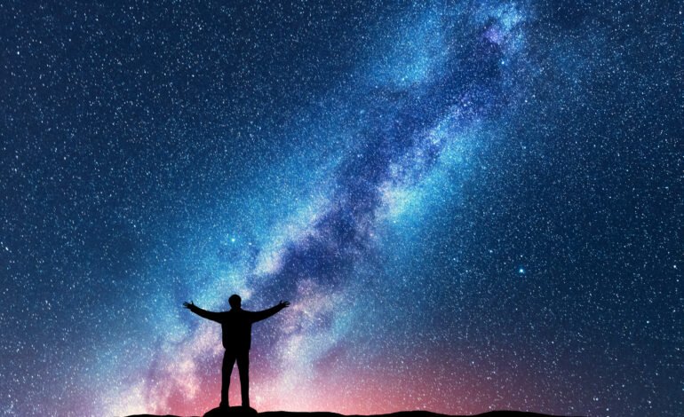  Si ka mundësi që ne, aq të vegjël, të jemi në qendër të këtij universi gjigant?