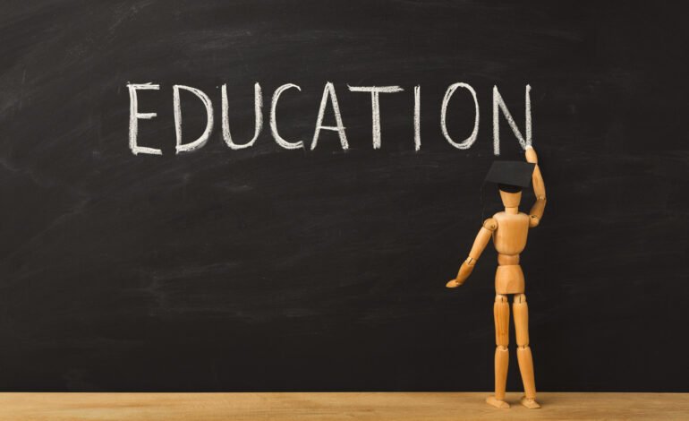  VEÇORITË E EDUKATORIT